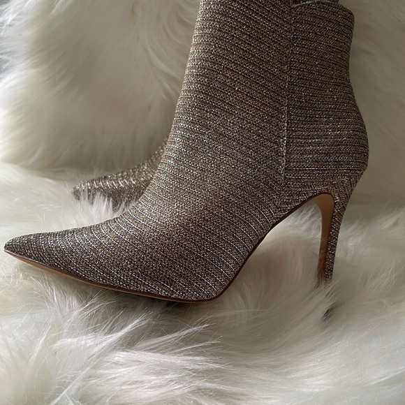 Multi colored Sangria boots. Worn once and comes with box. - Picture 2 of 5